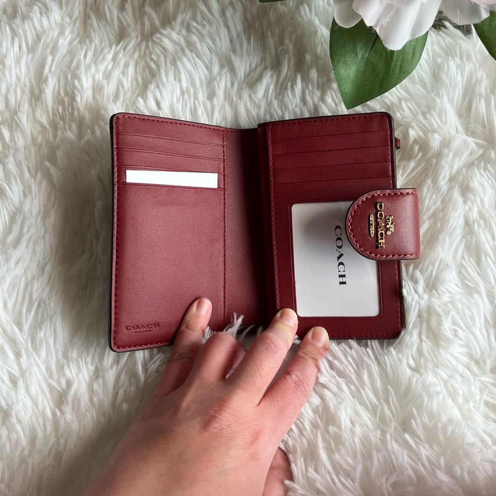 NWT Coach Cherry Red and Brown Signature medium corner zip Wallet - Picture 4 of 11